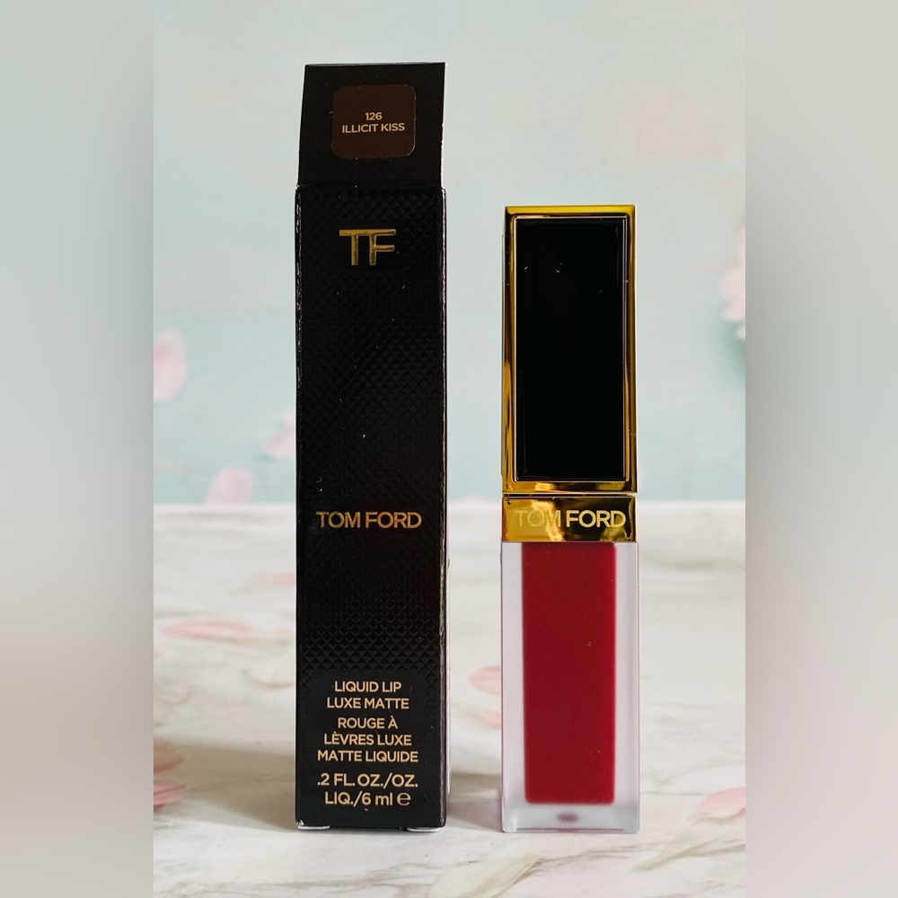 Tom Ford 126 illicit Kiss Lip Luxe Matte 0.2oz/6ml Long Wearing NIB Fresh